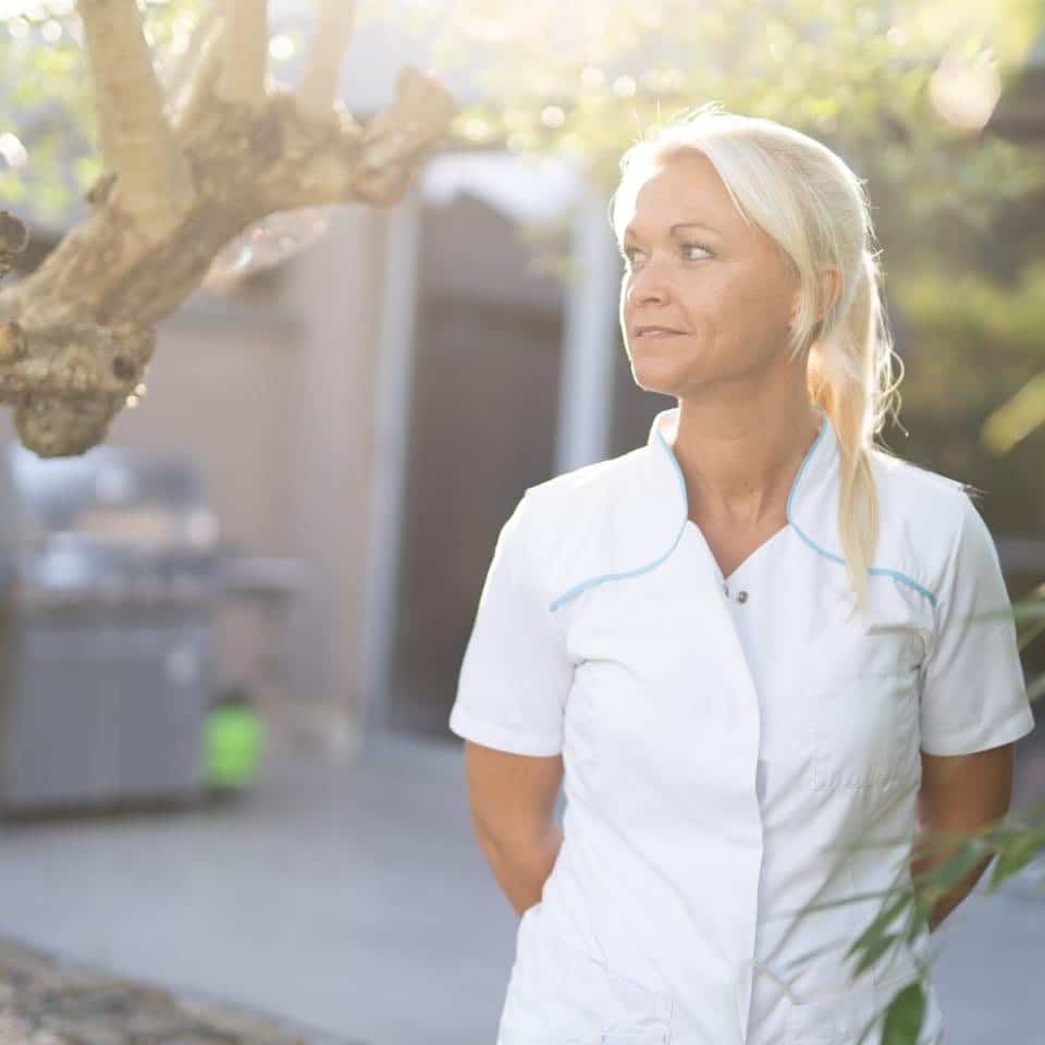 alt="Portrait de Céline Bernard, infirmière au Cabinet Dermo Médical à Maisières (Mons)"